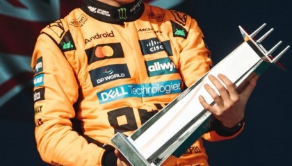 开云体育APP下载-迈凯伦横扫索伯车队，皮亚斯特里统治全场