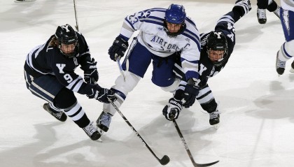 开云体育APP下载-英超争冠白热化，凯尔特人跨过广厦，体育世界的平行叙事