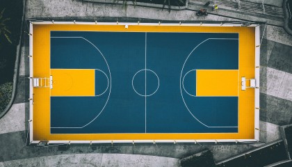 开云体育入口-德甲争冠战之夜，阿劳霍的火热状态，是巴萨的礼物还是德甲的警钟？