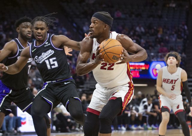 国王轻取热火，福克斯刷新纪录