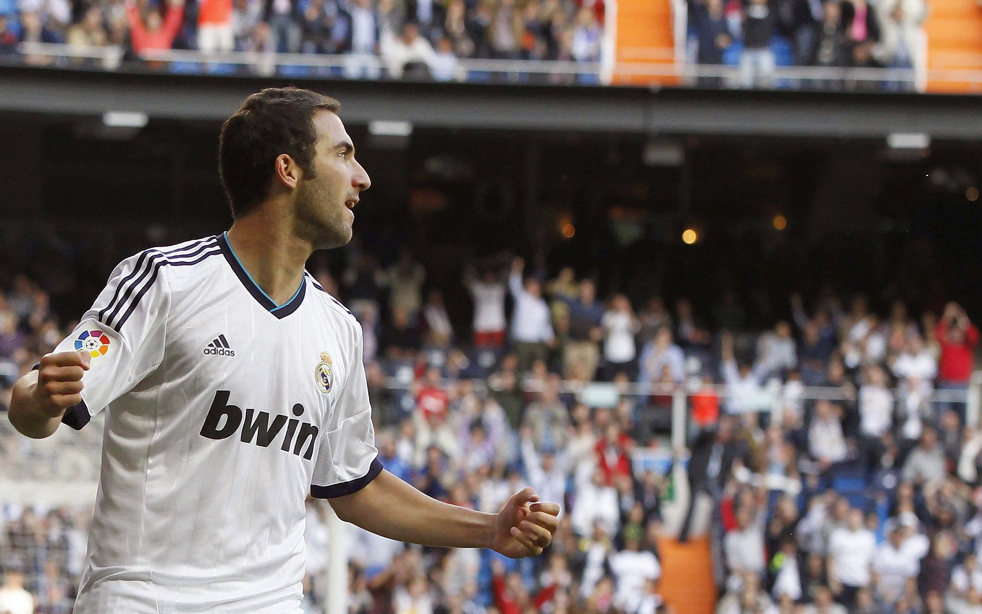 雷霆打穿魔术,文班亚马持续制造杀伤,当暴力美学成为新秩序