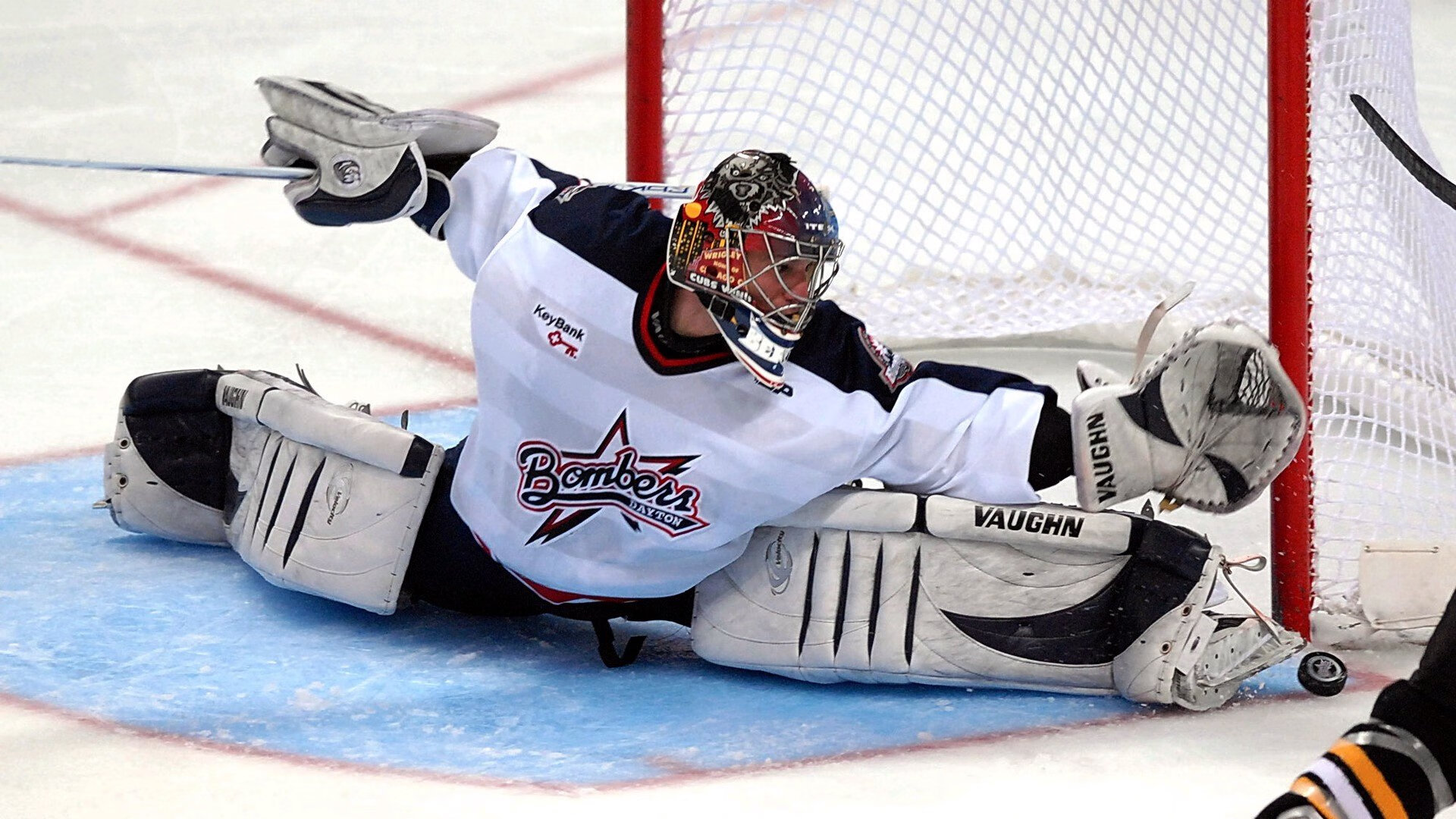 F1年度争冠之夜,法比尼奥持续制造杀伤,红牛王朝的黄昏序曲?